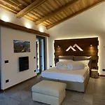 Valtellina Skyline Est * Villa di Tirano