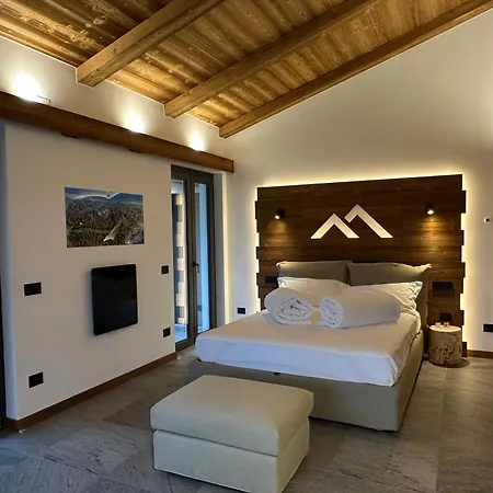 Valtellina Skyline Est * Villa di Tirano